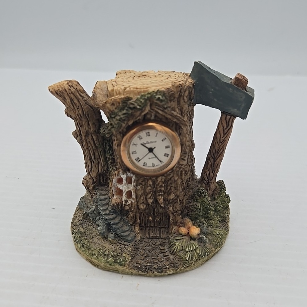 Quartz Vintage Consort 3D Resin Tree House Mini Clock 3.5" Mushrooms Ax